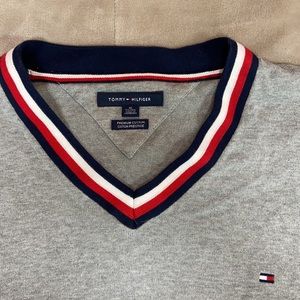 Tommy Hilfiger light weight sweater.